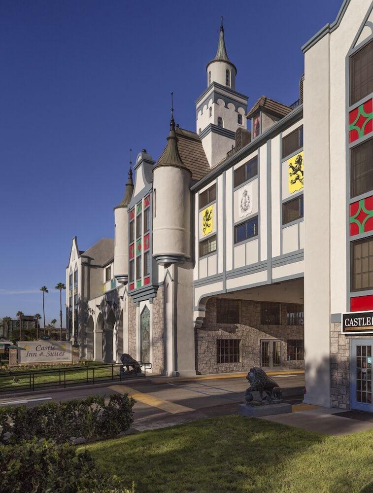 Castle Inn And Suites Anaheim Buitenkant foto