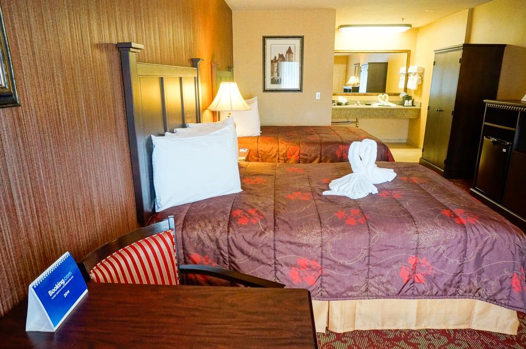 Castle Inn And Suites Anaheim Buitenkant foto